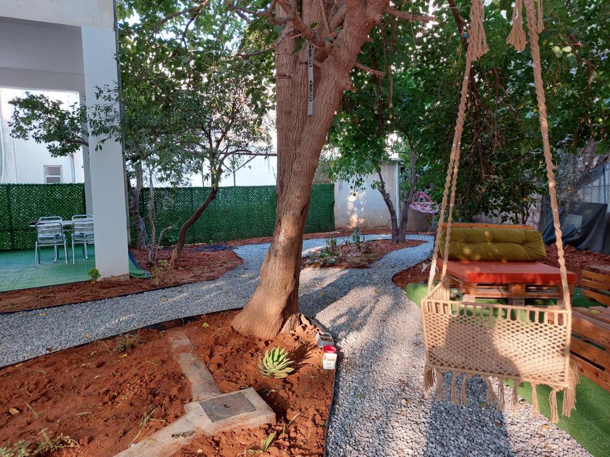 Secret Garden Guest House 02 Фамагуста Экстерьер фото